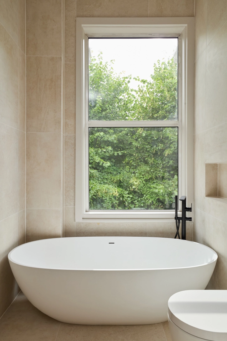 architect-detail-of-beautiful-home-interior-upstairs-bathroom-r10-builders-The-Bands