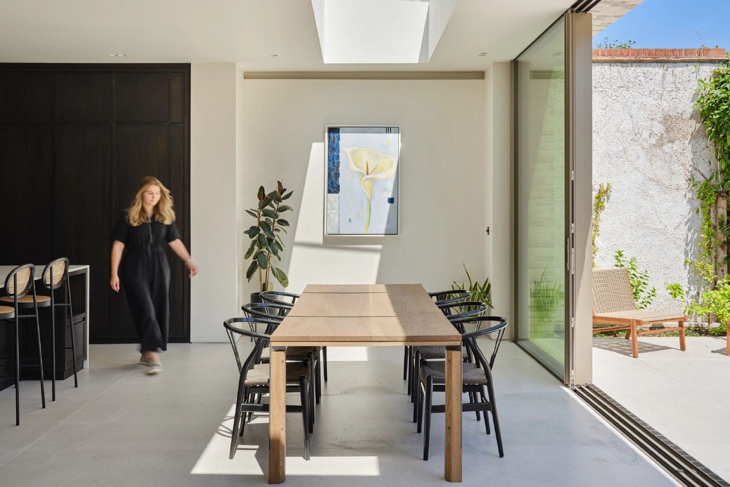 architect-detail-ofull-width-rear-aspect-kitchen-r10-builders-Dover-park